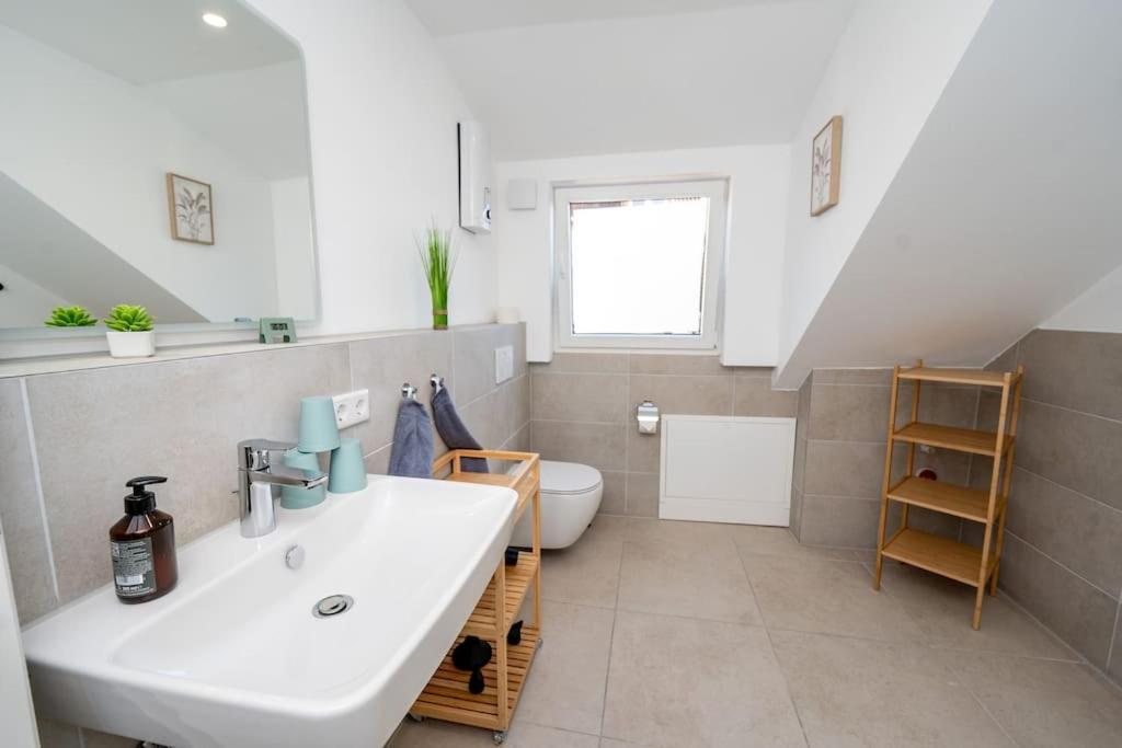 Moderne Maisonette Wohnung Im Fluesseviertel Бремен Экстерьер фото